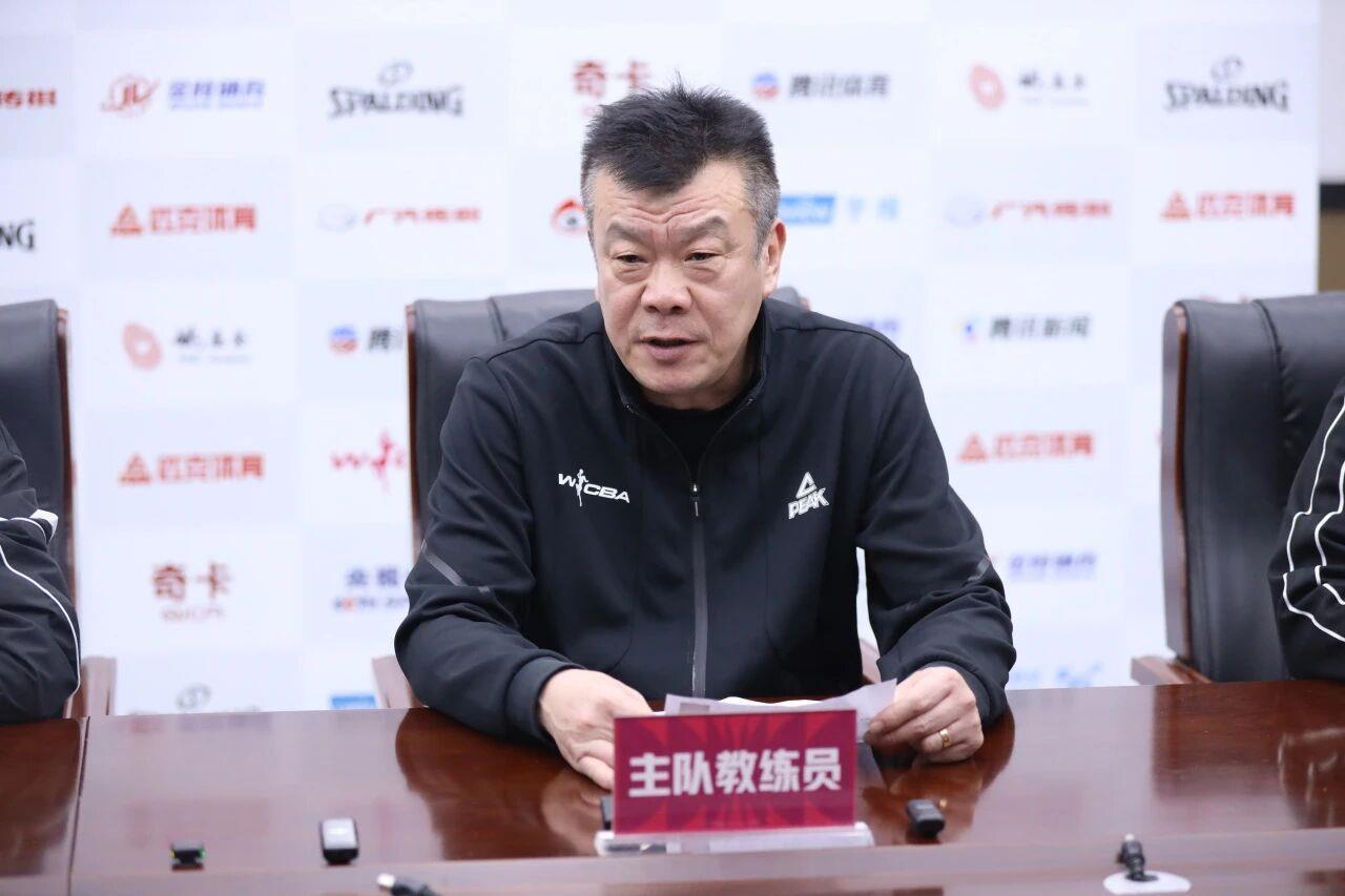 开云体育下载部门-WCBA联赛首胜卫冕冠军，武汉盛帆黄鹤女篮稳居积分榜第八位