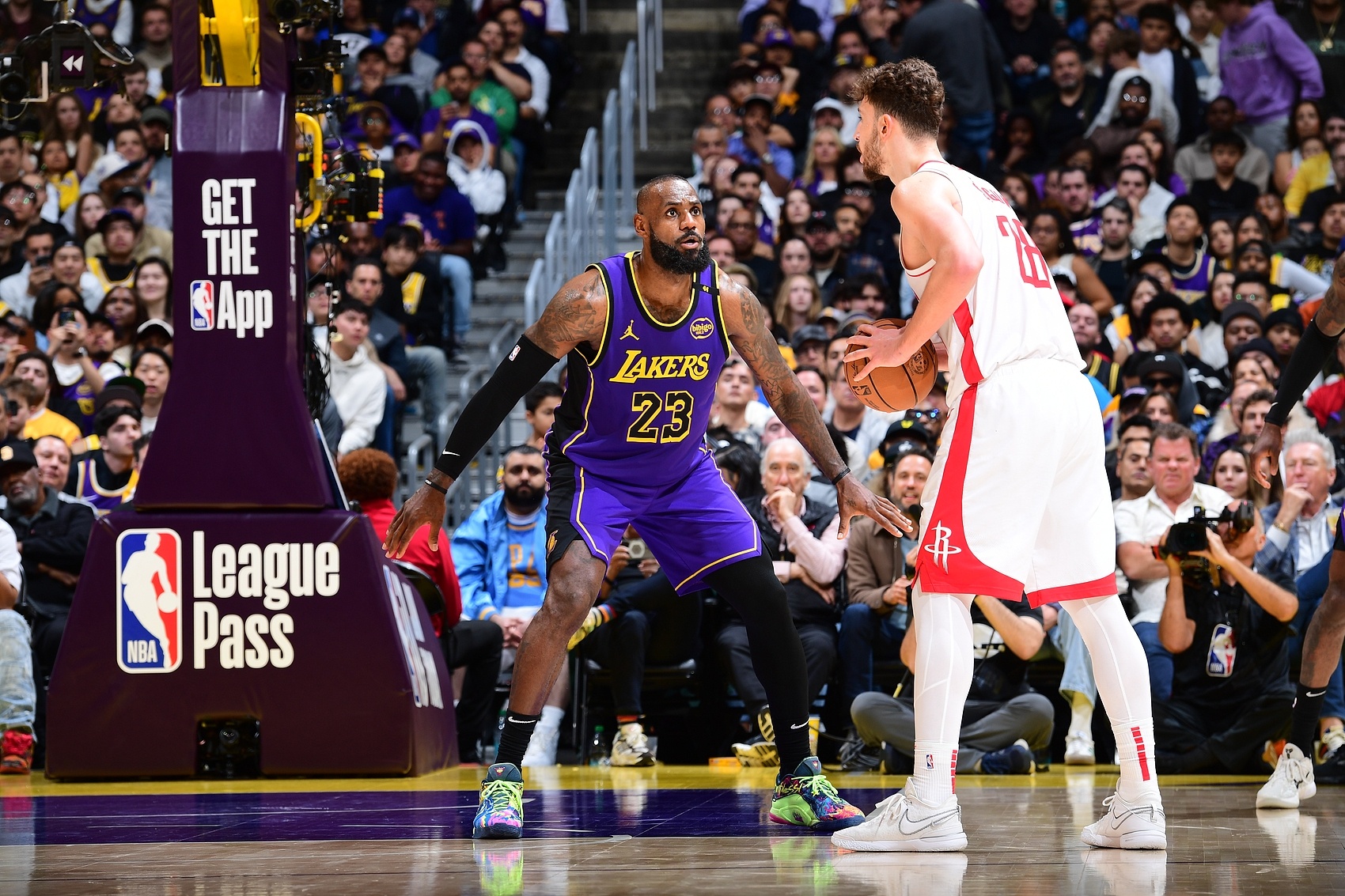 开云体育下载部门-NBA彩经：骑士擒下猛龙获赛点 开拓者击退马刺 火箭胜湖人续命
